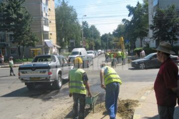 Lucrări de asfaltare, la oră de vârf