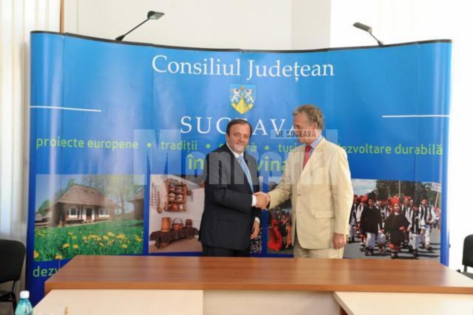 Președintele Consiliului Județean Suceava, Gheorghe Flutur, și ambasadorului Germaniei la București, Andreas von Mettenheim
