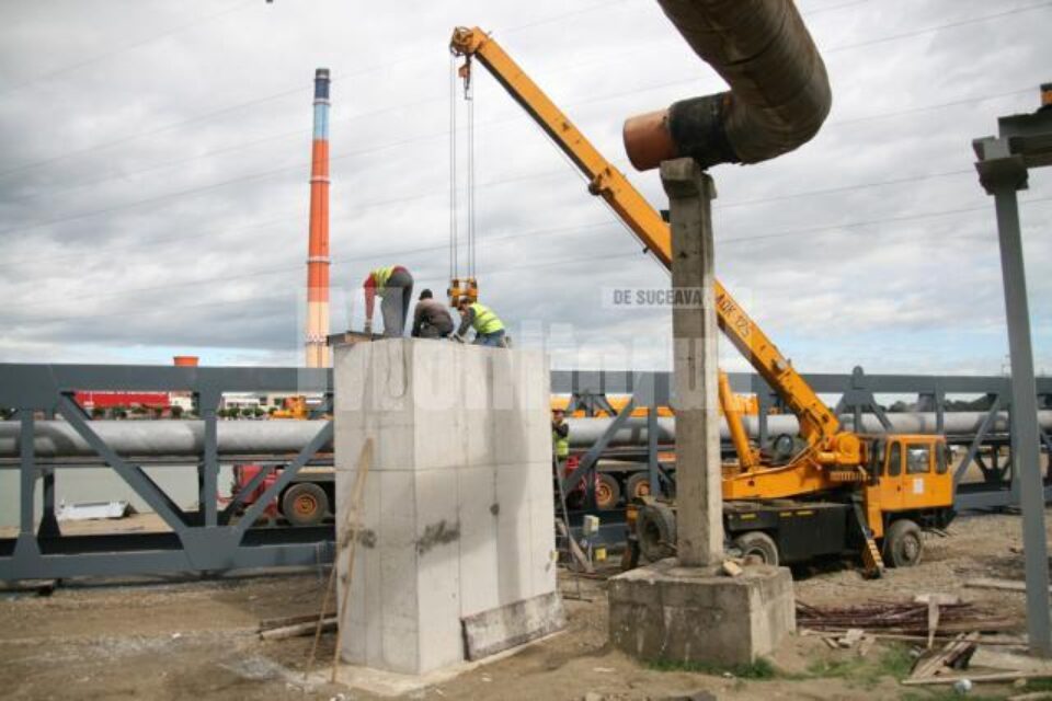 Colos de fier: O macara de patru milioane de euro, folosită pentru a asigura apa caldă sucevenilor