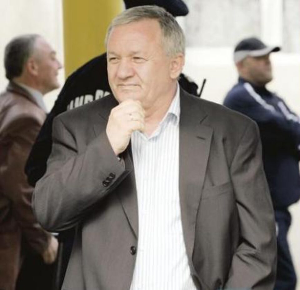 Porumboiu nu știe cum să scoată din foc castanele pe care singur le-a aruncat