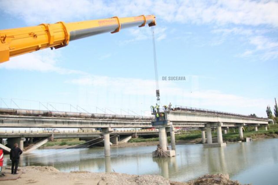 Reușită: Apa caldă va reveni în casele sucevenilor, după ce estacada a fost refăcută din metal