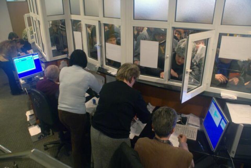 Numărul pensionarilor din județ sporește în fiecare an cu aproape 2.000 de persoane. Foto: MEDIAFAX Numărul pensionarilor din județ sporește în fiecare an cu aproape 2.000 de persoane. Foto: MEDIAFAX