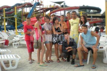 Tabără la Mamaia pentru 16 copii sinistrați