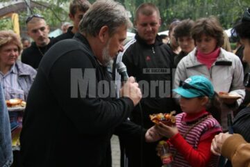 Amfitrionul festivalului primarul Marius Ursaciuc