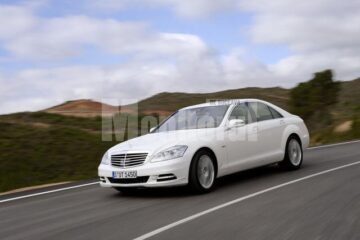 Mercedes-Benz S400 BlueHYBRID
