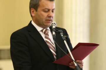 Ministrul Finanțelor, Gheorghe Ialomițianu, și cel al Comunicațiilor, Valerian Vreme, sunt cei mai avuți dintre noii miniștri, iar ministrul Transporturilor, Anca Boagiu, este cel mai îndatorat. Foto: CAPP