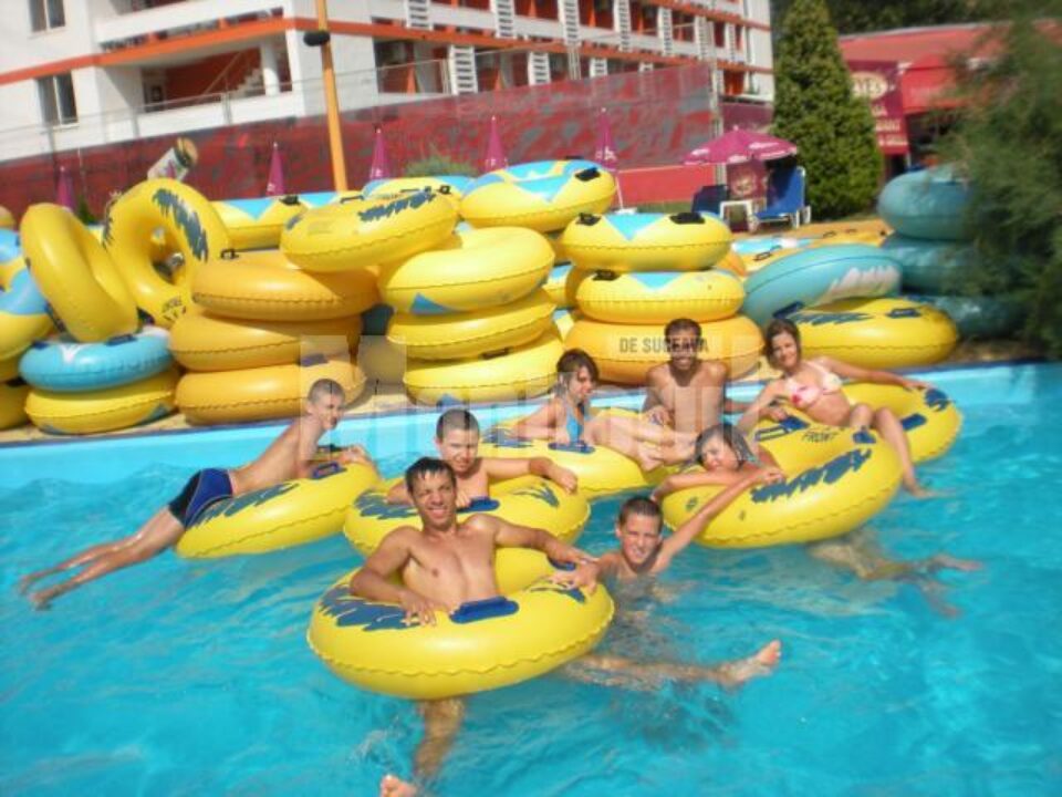 Euroactiv: Tabără la Mamaia pentru 16 copii sinistrați