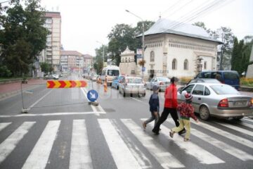 Haos: Trafic de coșmar în centrul Sucevei