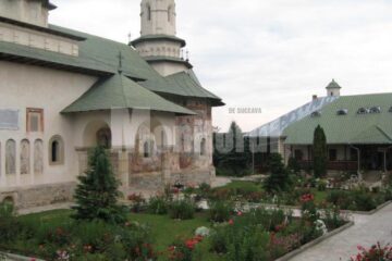 De la avangardă la duhovnicie: Discuții de poeți pe prispa Mănăstirii Râșca (I)