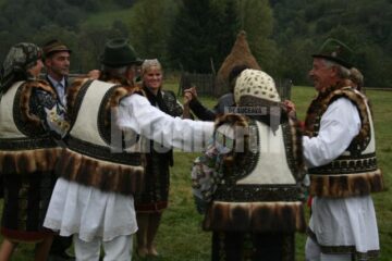 La Ciocănești: „Răscolu’ stânii” la Botoș