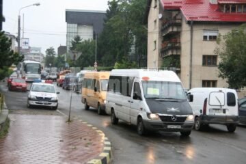Haos: Trafic de coșmar în centrul Sucevei