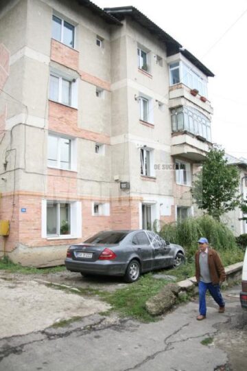 Nici un vecin nu a văzut nimic suspect, deși mașina era chiar în fața blocului