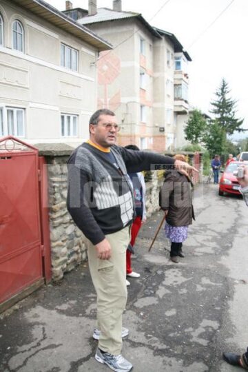 Acțiuni mafiote: Mașina polițistului de frontieră care a refuzat șpaga de la preotul contrabandist a fost incendiată