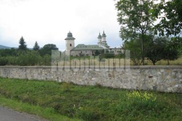 De la avangardă la duhovnicie: Discuții de poeți pe prispa Mănăstirii Râșca