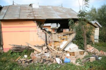 Șansă imensă: A scăpat cu viață din casa distrusă de explozie