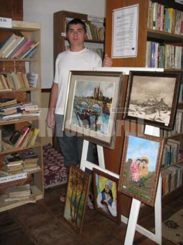 Andrei Chindriș și prima sa expoziție personală organizată la Biblioteca Simion Florea Marian