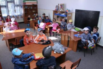 Condiții „europene”: Școală veche de un secol, în casa primului învățător din sat