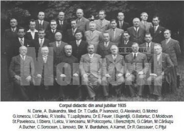Corpul profesoral al Colegiului la aniversarea a 75 de ani de la infiintare