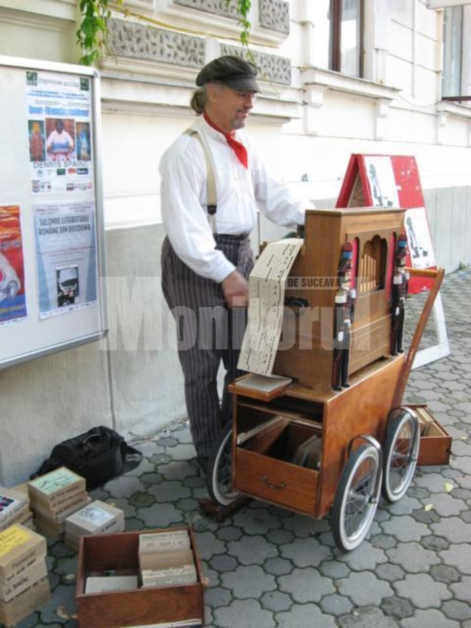 Flașneta cu melodii pe cartele de carton perforate