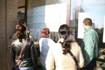 Paradox: Bursa locurilor de muncă pentru absolvenți, ignorată într-un județ plin de tineri șomeri