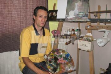 Gabriel Silviu Amurărăței în fața șevaletului