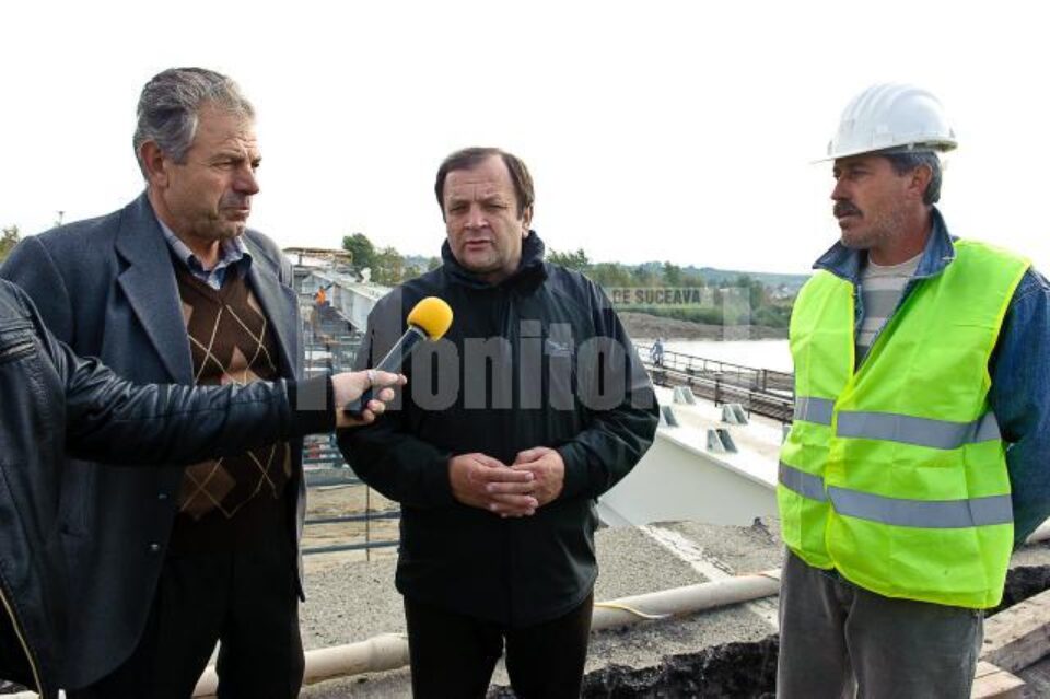 Mulțumiri: Flutur dă un impuls lucrărilor de reconstrucție a caselor la Dornești