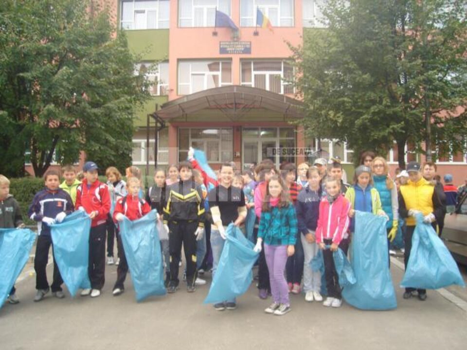 Colțul cititorului: ,,Let`s Do It, Romania!’’ - Un pas spre un cartier mai curat!