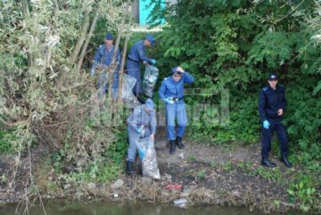 Ecologizare: 150 de saci cu deșeuri, strânși de jandarmi