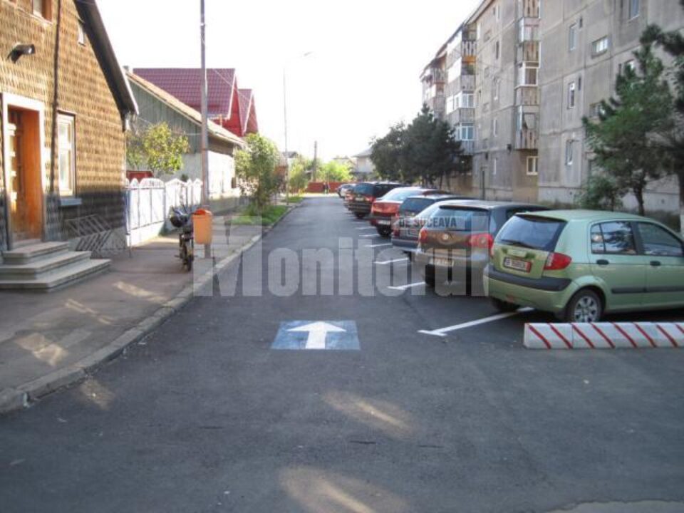 Parcări moderne în cartierul Obor din Rădăuți Parcări moderne în cartierul Obor din Rădăuți