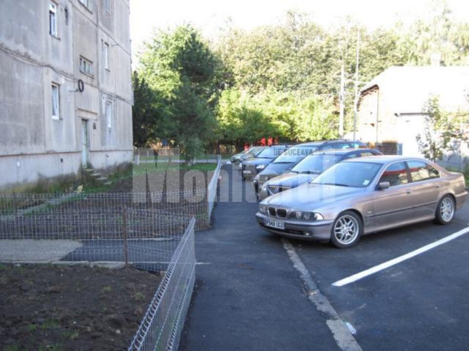 Rădăuți: Parcări moderne și „oaze” de verdeață în cartierul Obor