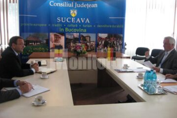 Președintele Consiliului Județean, Gheorghe Flutur, și președintele Consiliului Regional Schwaben, Jürgen Reichert