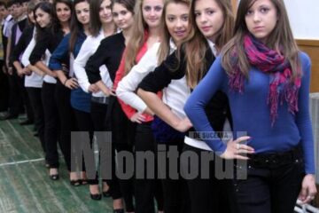 11 fete și 11 băieți vor intra într-o competiție strânsă