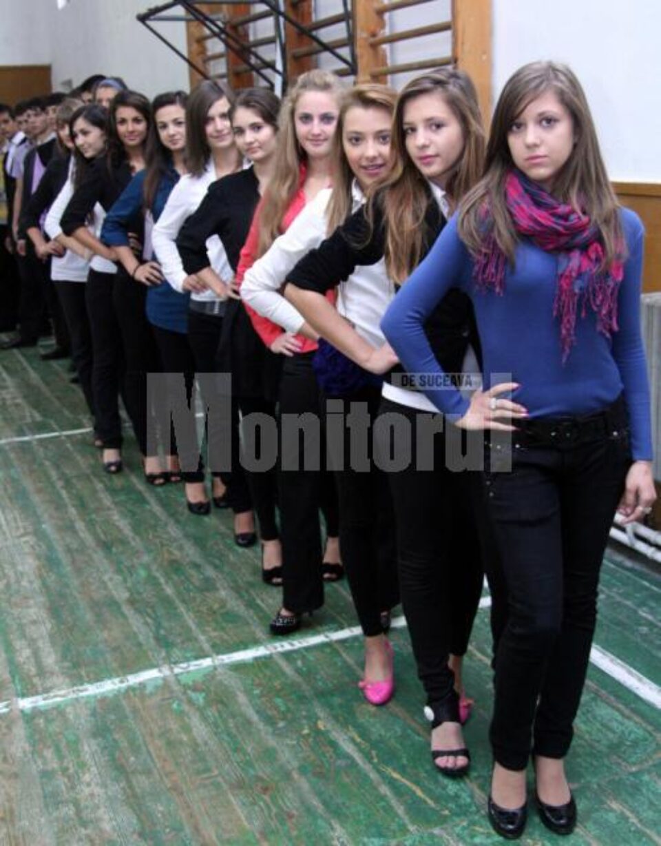 11 fete și 11 băieți vor intra într-o competiție strânsă
