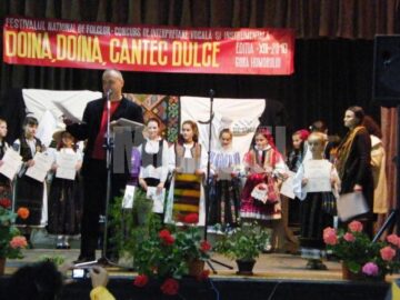 Gura Humorului: Concurenți din 13 județe, pe scena Festivalului Național „Doină, doină, cântec dulce”