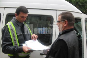 Șofer de maxi-taxi, amendat cu 2000 de lei