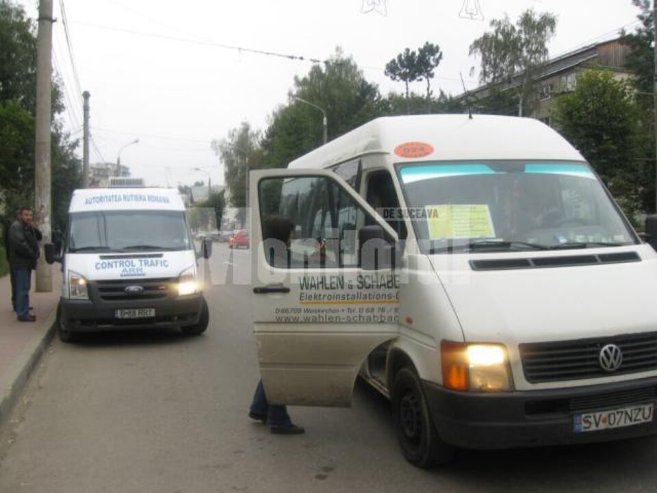 Al doilea microbuz oprit in trafic avea deja impartite cateva bilete