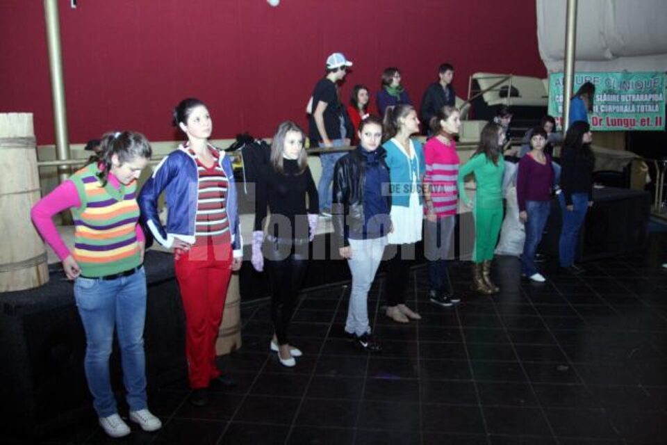 Cele nouă fete care se vor întrece pentru titlul de Miss Boboc la Colegiul Agricol Fălticeni