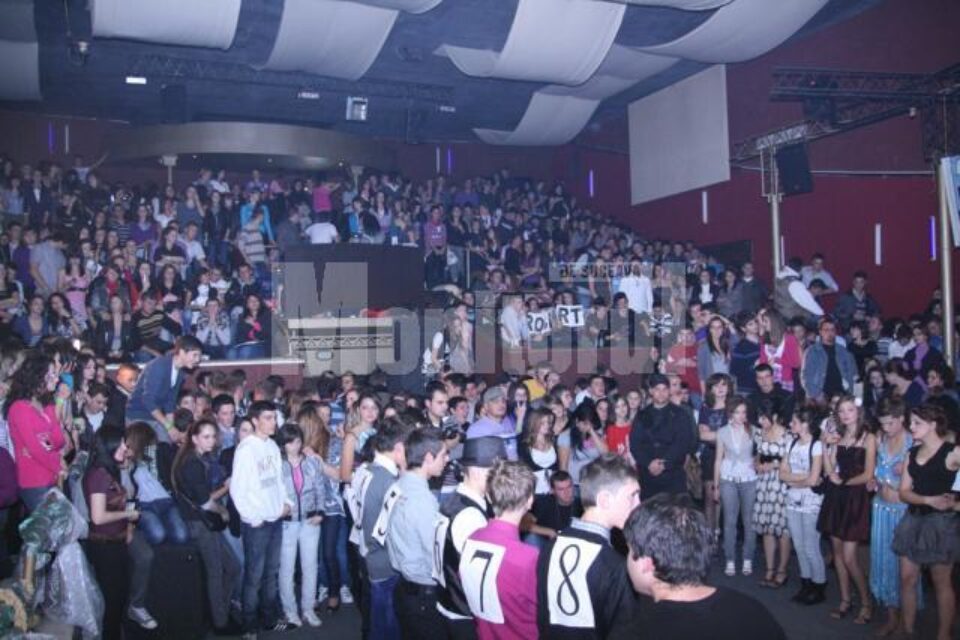 Balul Bobocilor de la Colegiul Agricol din Fălticeni s-a desfășurat la Clubul „Downtown Cinema”
