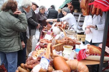 51.000 de persoane au vizitat, la sfârșitul săptămânii trecute, Târgul „Produs în Bucovina”, care a fost organizat în parcarea Iulius Mall Iași