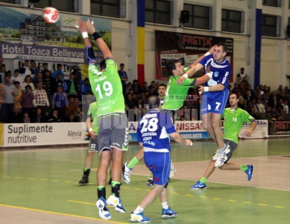 Echipa locală de handbal Universitatea Suceava a coborât în clasament până pe locul șase Echipa locală de handbal Universitatea Suceava a coborât în clasament până pe locul șase