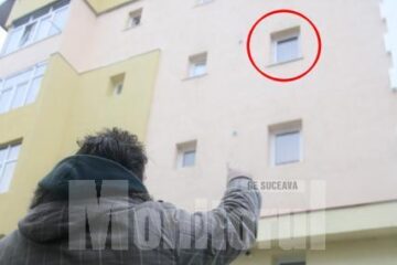 Geamul de la care a sărit victima