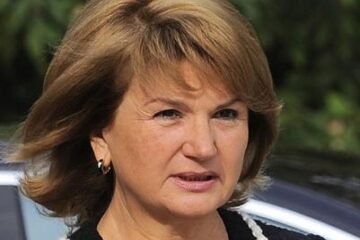 Absolventă a promoției 1970, Maria Băsescu, a terminat secția „Umană” a liceului „Ștefan cel Mare”, clasa a XII-a D, avându-l ca diriginte pe Emil Ursu. Foto: MEDIAFAX