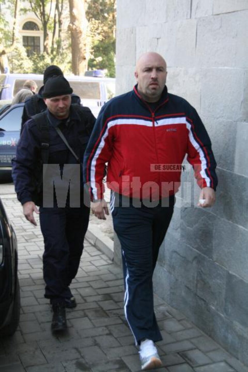 Indivizi aduși, ieri, la sediul DIICOT Suceava