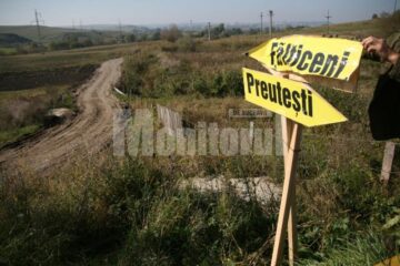 Ruta ocolitoare era pe un drum neclasificat și nu avea mai mult de 3-4 metri lățime