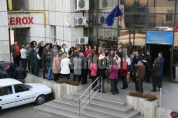 Finanțiștii din majoritatea serviciilor din cadrul DGFP, precum și din Trezoreria Suceava, au participat la un miting spontan