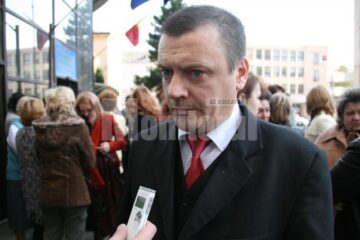 Protest: Miting spontan al finanțiștilor suceveni