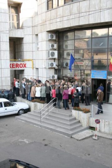 Protest: Miting spontan al finanțiștilor suceveni