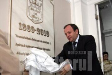 Aniversare: Placă omagială, dezvelită la Colegiul Național „Ștefan cel Mare”