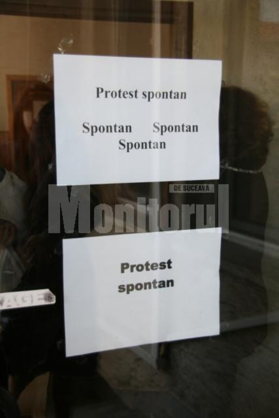 Ieri după-amiază, în jurul orei 14:00, pe ușa ITM s-a afișat anunțul „Protest spontan”