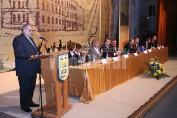 Colegiul Național „Ștefan cel Mare”: Actuali și foști profesori și elevi ai liceului, omagiați la ceas aniversar